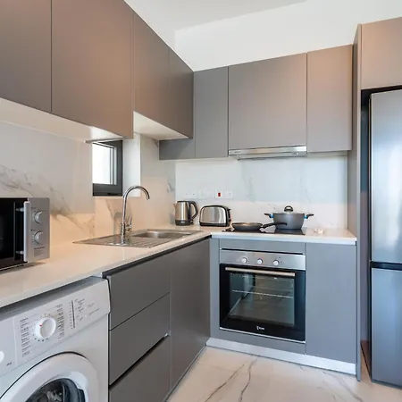 Ivory 1-br In Aradipou