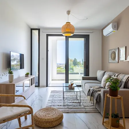 Ivory 1-br In Aradipou Apartment Aradhippou