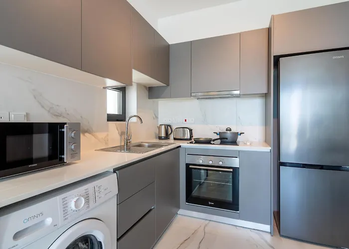 Ivory 1-br In Aradipou